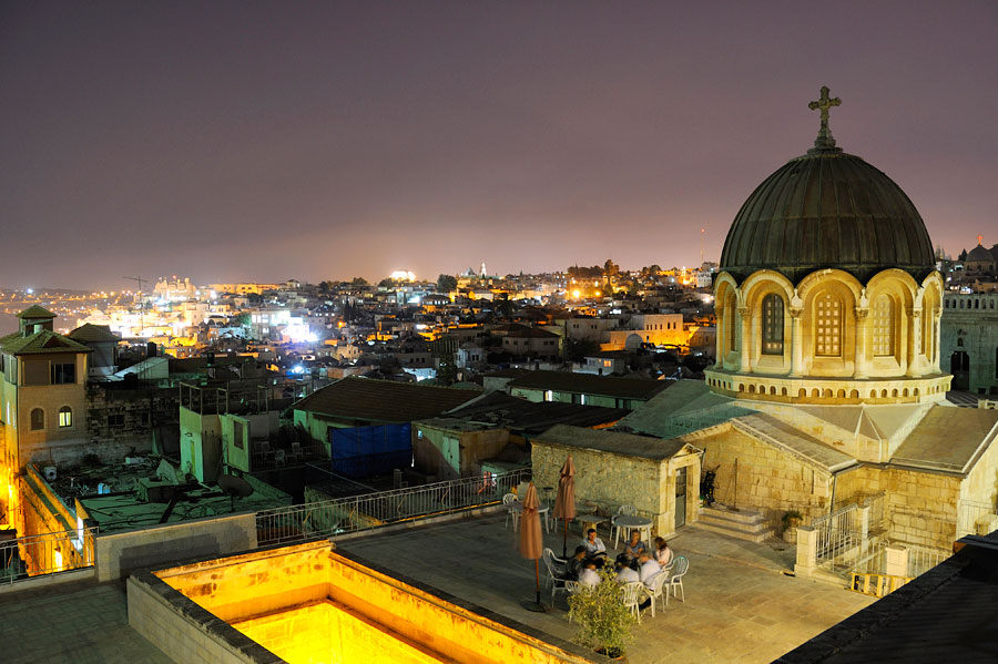 Imposanter Blick auf die Altstadt Jerusalems vom Dach des Ecce Homo