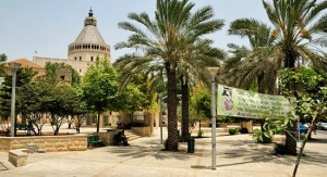 Im Zentrum von Nazareth mit der Verkündigungskriche im Hintergrund. (mathin)