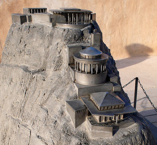 Das Modell der ursprünglichen Festung lässt die überdimensionierten Ausmaße erahnen. (Foto: Matthias Hinrichsen)