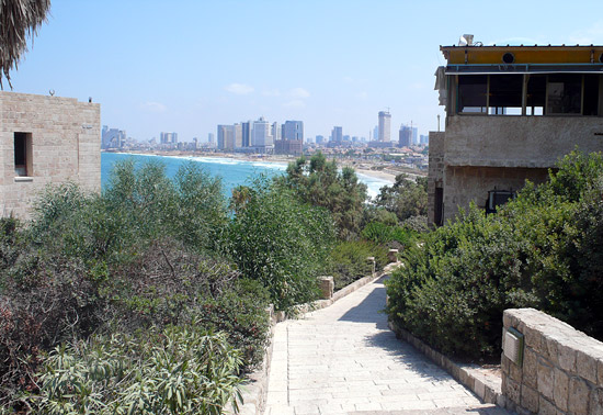 Tel Aviv: Eine Party-Stadt mit historischer Vergangenheit. (© Matthias Hinrichsen)