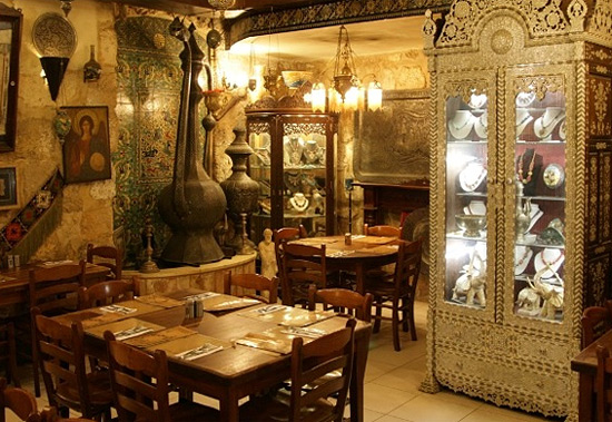 Typisch orientalische Restaurants locken mit speziellen Gerichten zum 