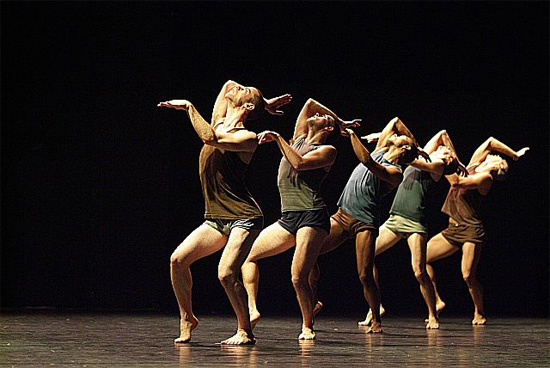 Beim Israel-Festival 2011 präsentiert die Batsheva Dance Company geich in der ersten Woche ihre künstlerischen Darbeitungen. (Foto: Batsheva Dance)