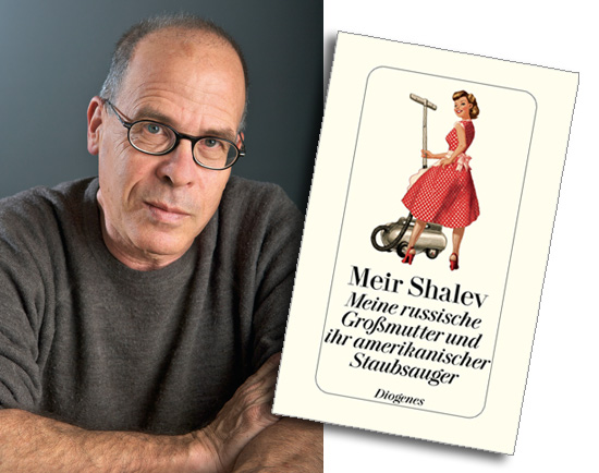 Meir Shalev und sein neuestes Werk "Meine russische Großmutter und ihr amerikanischer Staubsauger". (Foto: Copyright © Bastian Schweitzer/Diogenes Verlag)