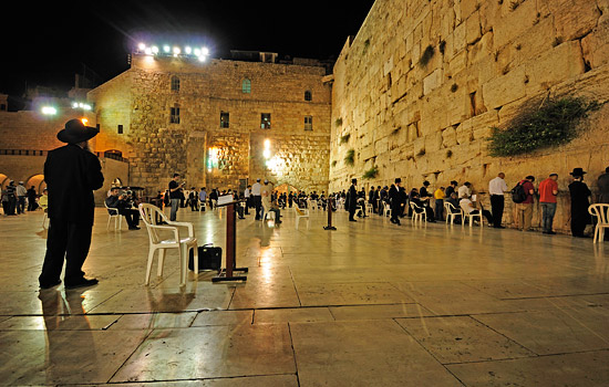 Jerusalem bleibt das Top-Reiseziel in Israel. Für Christen ist ein Besuch an der Klagemauer dabei ein besonderes spirituelles Erlebnis. (© Matthias Hinrichsen)