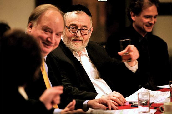 Ein Film aus der Reihe "Kreuz & Quer": Massel und Schlamassel - Hans Rauscher, Paul Chaim Eisenberg v.li.. (© ORF)