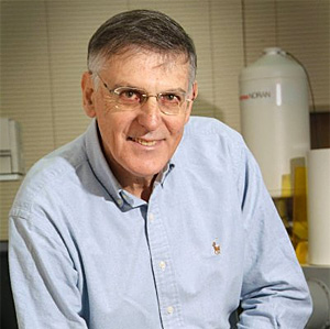 Daniel Shechtman erhält den Friedensnobelpreis für Chemie. (© Department of Engineering/Haifa)