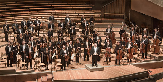 Die Berliner Symphoniker unter der Leitung von Lior Shambadal geben an Silvester zwei Konzerte in Berlin. (© Berliner Symphoniker)