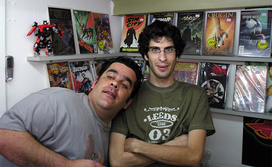 Yuval Sharon und Danny Amitai in ihrem Comic-Laden. (© Comics ´N Vegetables)