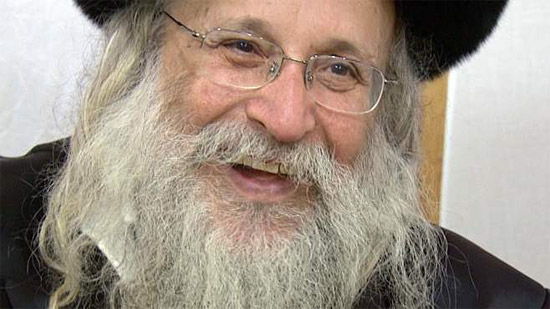 Hutmacher mit Chupze: Das Geschäft von Yitzchak Ferster, auch bekannt als "Hutmacher von Jerusalem", boomt. (© 3sat)