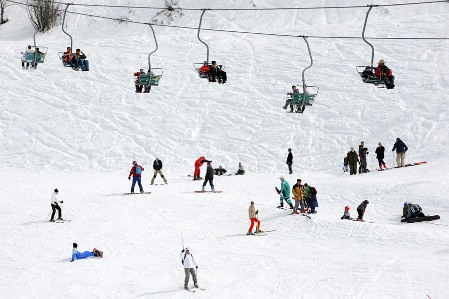 Schnee auf dem Hermon lädt zu Ski und Schlitten fahren ein. (© Gershom ben Amos/GPO)