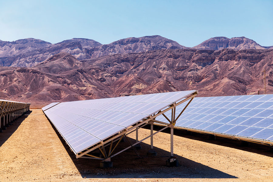 Kommerzielle Solaranlage in der Wüste Israels. (© Matthias Hinrichsen)