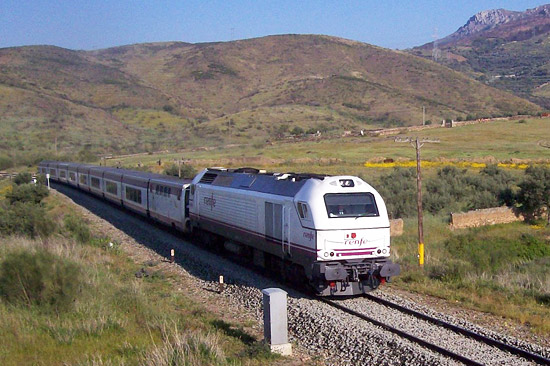 Seit Ende letzten Jahres sind Vossloh-Lokomotive vom Typ EURO 3000, die bis zu 200 km/h Reisegeschwindigkeit erreichen können, bei der israelischen Eisenbahn im Einsatz. (© Vossloh) 