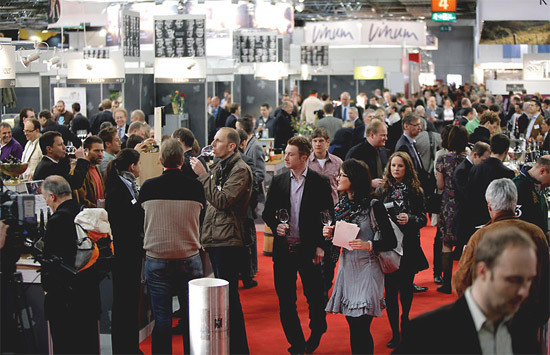 Israelische Spitzenwinzer kredenzen ihre Weine auf der ProWein in Düsseldorf. (© ProWein)