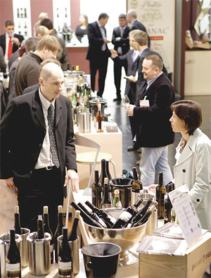 Von 4. bis 6. März 2012 treffen sich Weinkenner aus der ganzen Welt in Düsseldorf auf der ProWein 2012. (© ProWein)