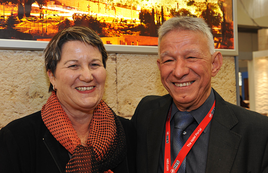 Irit Gazit, Generaldirektorin des Mount Zion Hotels, und Eli Nahmias repräsentierten die Heilige Stadt Jerusalem mit all seinen historischen und modernen Facetten auf der ITB 2012 in Berlin. (© Matthias Hinrichsen)