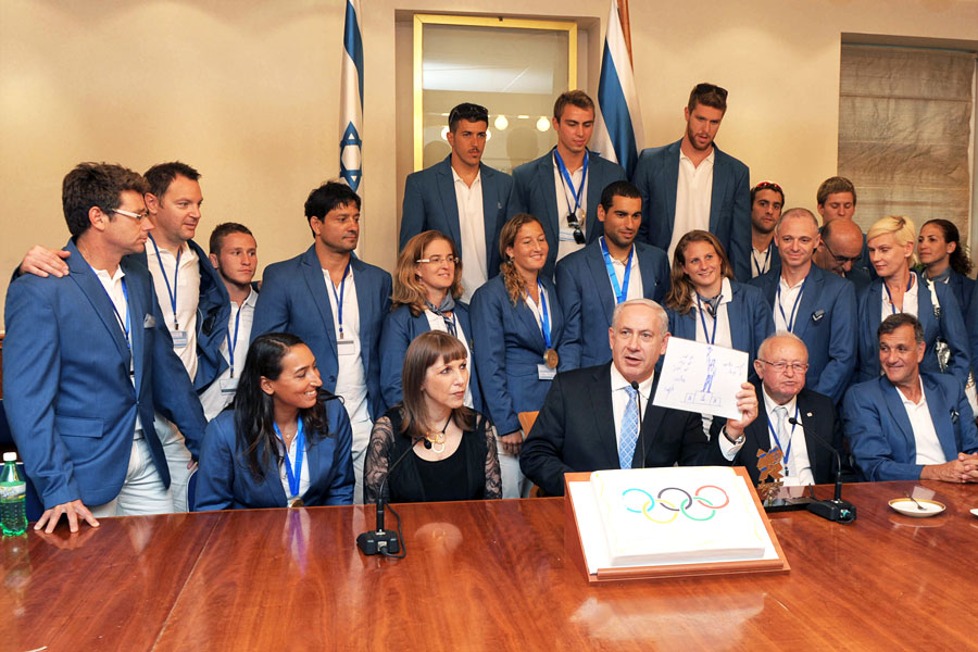 Premierminister Netanyahu empfängt Israels Olympia-Delegation und sichert ihnen volles Vertrauen, Unterstützung und Rückenstärkung zu. (© GPO)