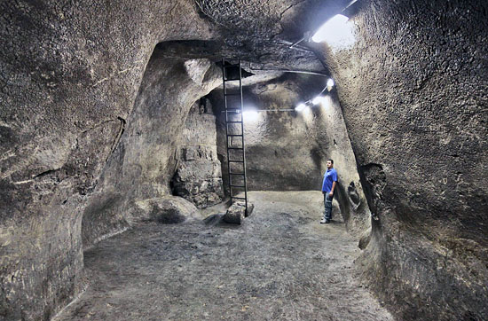In der Nähe von der Klagemauer in Jerusalem wurde eine große Zisterne aus der Zeit des ersten Tempels entdeckt. (© IAA/IsraelMagazin)