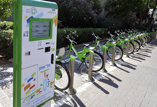 Mit der Einführung eines Mietfahrradsystems ist den Tel Aviver der Druchbruch zur Fahrradstadt gelungen. (© Matthias Hinrichsen)