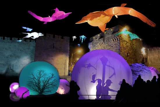 "Spirit of the Forest" heißt dieses Licht-Kunstwerk des Kanadiers Lucion, das beim Jaffa-Tor bestaunt werden kann. (© Jerusalem Festival of Light)