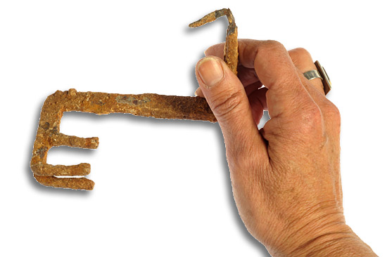 2.000 Jahre alter Schlüssel, der bei Ausgrabungen in einem Steinbruch in Jerusalem gefunden wurde. (© Clara Amit, mit freundlicher Genehmigung der Israel Antiquities Authority)