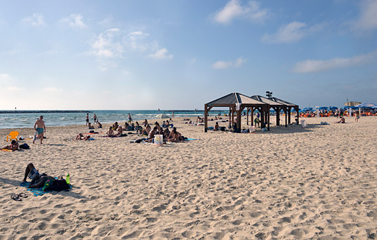 Das Strandleben von Tel Aviv-Jaffa ist so vielfältig wie seine Bevölkerung. (© Matthias Hinrichsen)