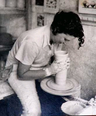 Hanna Charag-Zuntz, Stuttgart, 1936. Hanna Charag-Zuntz (1915-2007) war Lehrling bei Siegfried Möller in Kupfermühle. 1940 gelang ihr die Flucht nach Palästina. (Jüdisches Museum Berlin / © Familiensammlung