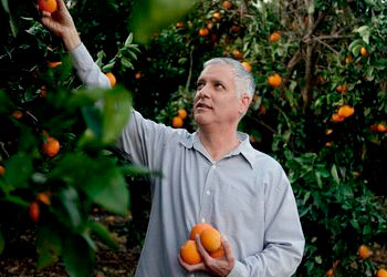 Der CEO von Leket, Guido Kroch, nennt Hunger als das größte Problem in Israel. (© Leket Israel)