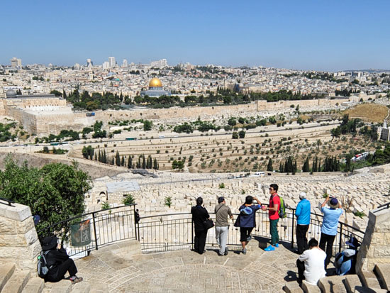 Ein einmaliges Erlebnis: Der Blick vom Ölberg auf Jerusalem. (© Matthias Hinrichsen)