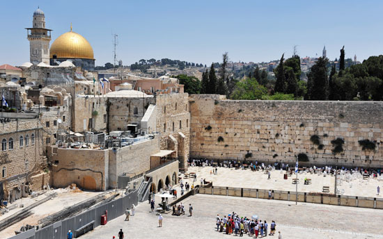 Klagemauer und Felsendom - zwei bedeutende Stätten von Weltreligionen in Jerusalem. (© Matthias Hinrichsen)