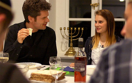 "7 Tage unter Juden" zeigt, welche Rituale das Leben an Pessach bestimmen. (© Phoenix)