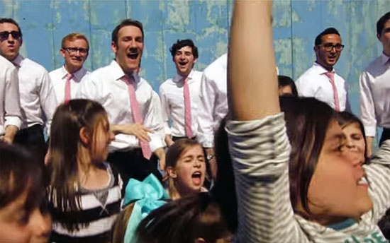 Die Y-Studs, jüdische Studenten aus New York, singen als Acapella-Band hebräisch sprachige Songs. (YouTube-Video © The Y-Studs)