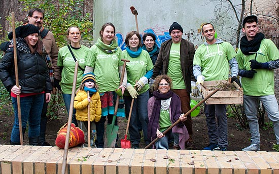 Das soziale Engagement reicht von Hilfe für Menschen bis zur Pflege der Natur, wie hier in Berlin. (© Zentralrat der Juden/Mitzvah Day)