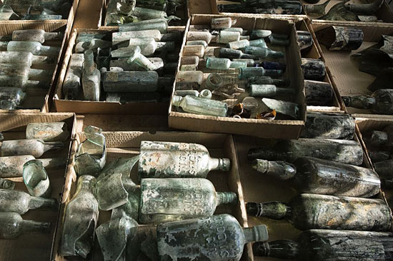 Hunderte leere Flaschen entsorgte die britische Militäreinheit