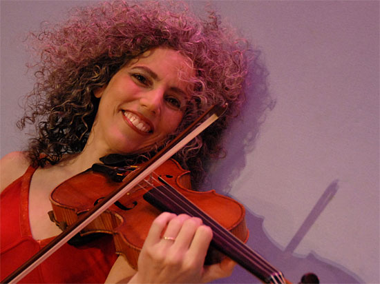 Auf dem Klezmer-Festival in Fürth: Alicia Svigals´ Klezmer Fiddle Express.  (© Tina Chaden)