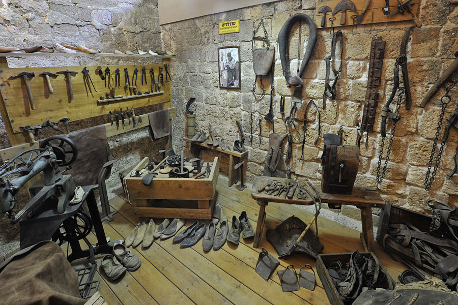 Schuhmacher-Werkstatt im Museum „Schätze in der Mauer“ in Akko.