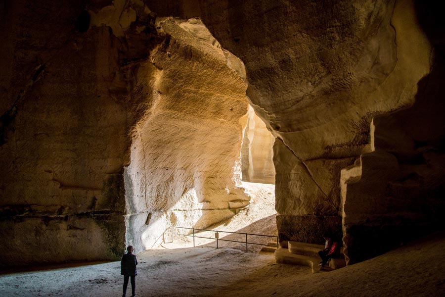 Beeindruckende Höhlen von Bet Guvrin