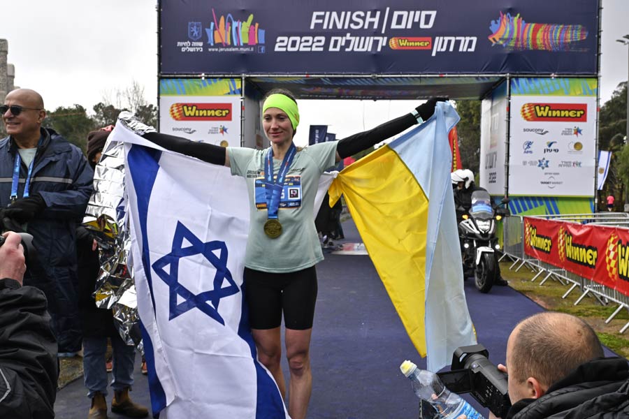 Valentina Verzka siegt beim Jerusalem-Marathon 2022