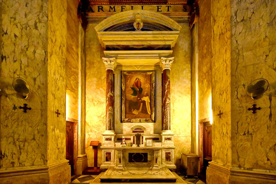 Altarraum im Kloster Stella Maris Haifa