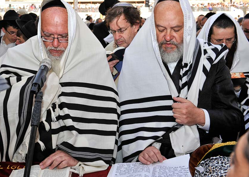Oberrabbiner Israels betet an der Klagemauer